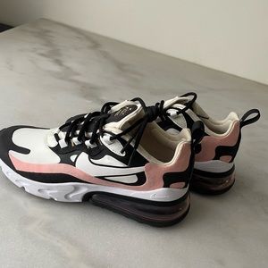 Nike 270 Reacts